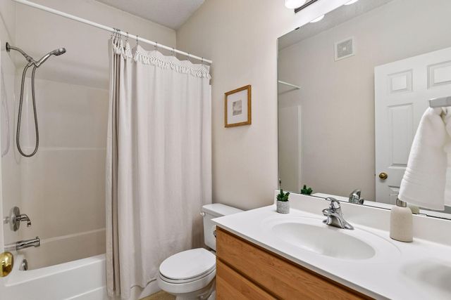 1174 Savanna Trail, Victoria, MN 55386