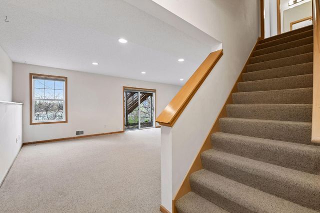 1174 Savanna Trail, Victoria, MN 55386