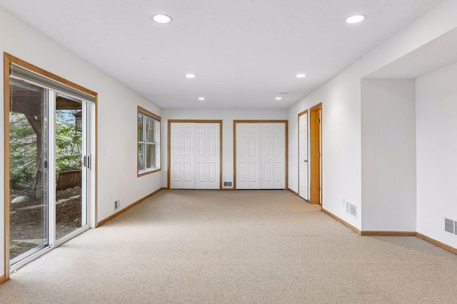 1174 Savanna Trail, Victoria, MN 55386