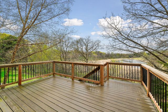 1174 Savanna Trail, Victoria, MN 55386