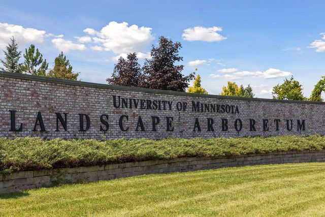 1174 Savanna Trail, Victoria, MN 55386