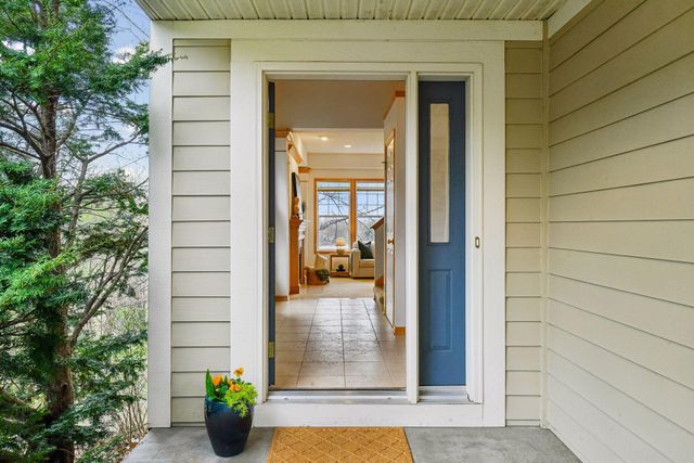 1174 Savanna Trail, Victoria, MN 55386