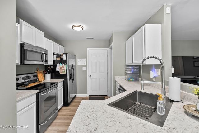 2514 Dawson Cabin Road, Jacksonville, NC 28540