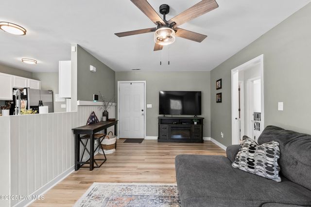 2514 Dawson Cabin Road, Jacksonville, NC 28540