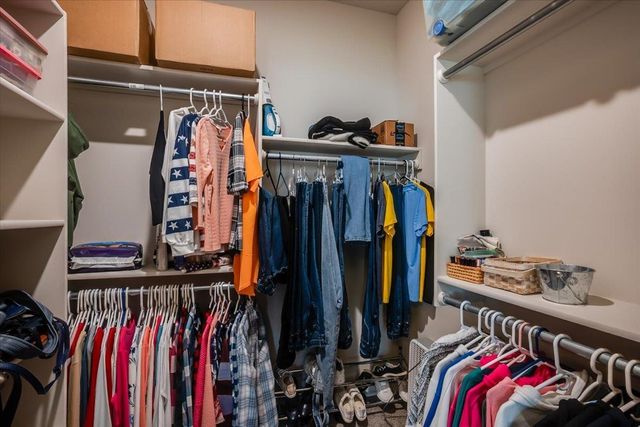 9610 E Creed St, Wichita, KS 67210