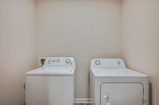 9610 E Creed St, Wichita, KS 67210