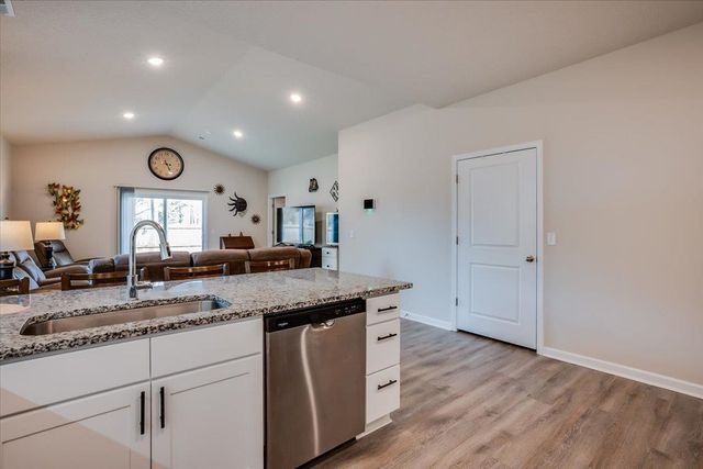 9610 E Creed St, Wichita, KS 67210