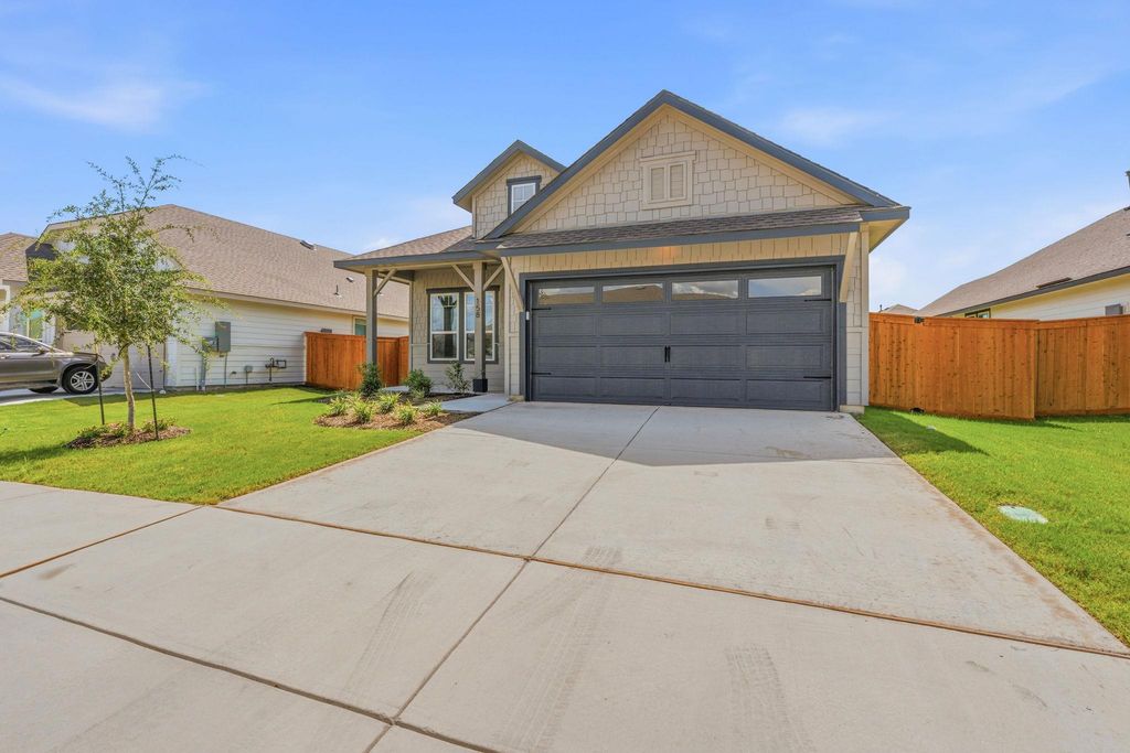 158 Paul Pena DR, San Marcos, TX 78666