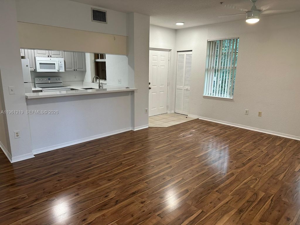 6816 W Sample Rd 6816, Coral Springs, FL 33067