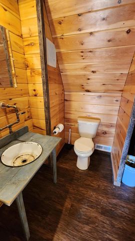 900 County Road 1280, West Plains, MO 65775