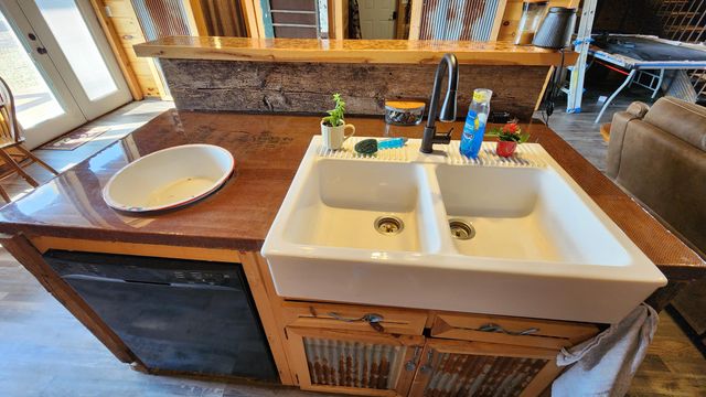 900 County Road 1280, West Plains, MO 65775