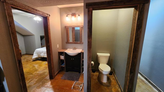 900 County Road 1280, West Plains, MO 65775