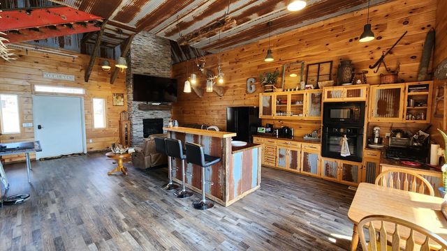 900 County Road 1280, West Plains, MO 65775