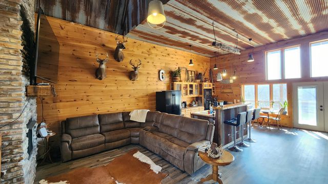 900 County Road 1280, West Plains, MO 65775