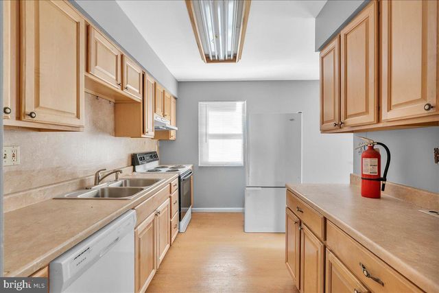 50 AVERY DR, Williamstown, NJ 08094