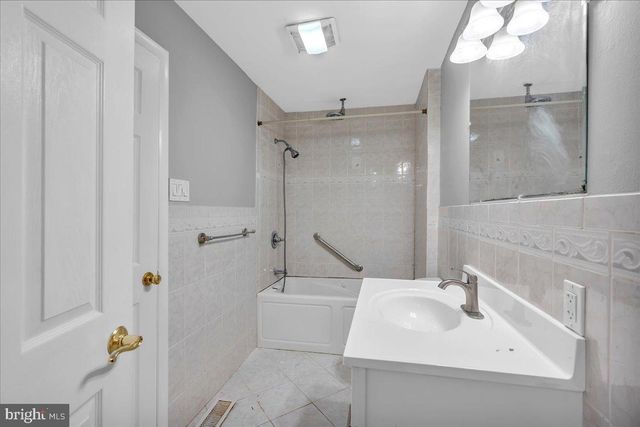 50 AVERY DR, Williamstown, NJ 08094