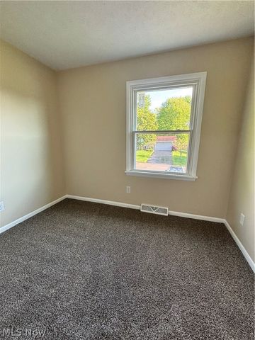 663 Meadowland Drive, Hubbard, OH 44425