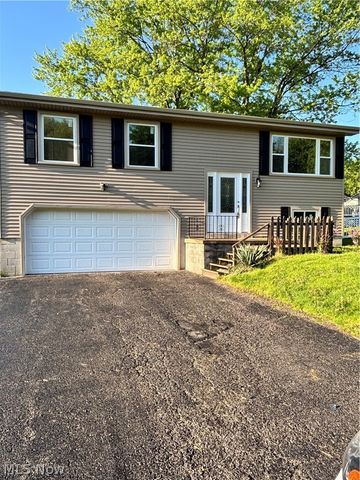 663 Meadowland Drive, Hubbard, OH 44425