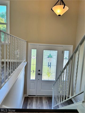 663 Meadowland Drive, Hubbard, OH 44425