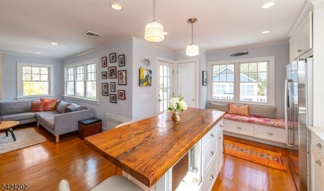 105 Durand Rd, Maplewood Twp., NJ 07040