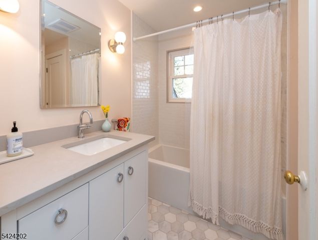 105 Durand Rd, Maplewood Twp., NJ 07040