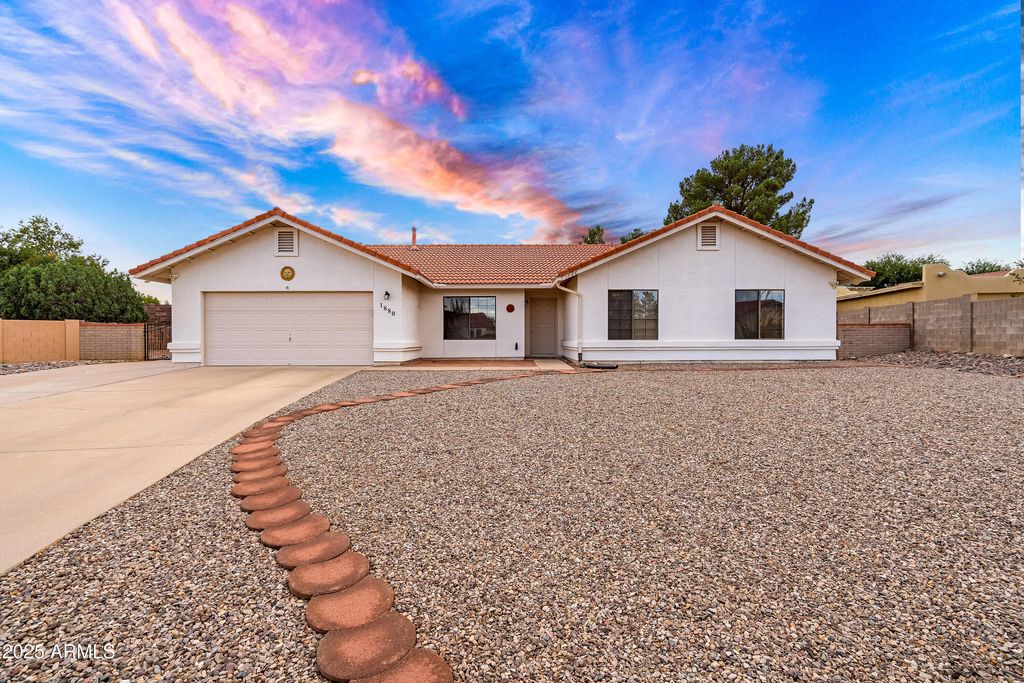 1880 SUNBURST Place, Sierra Vista, AZ 85635