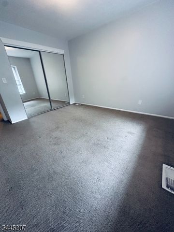 231 Mcauliffe Ct, Franklin Twp., NJ 08873