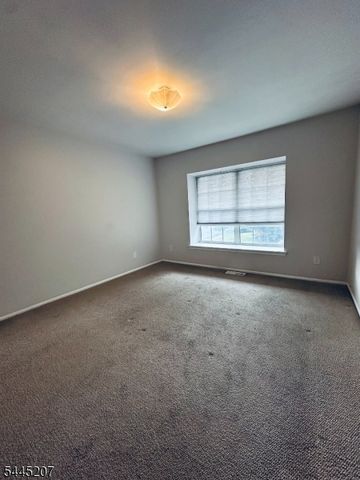 231 Mcauliffe Ct, Franklin Twp., NJ 08873