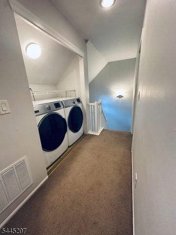 231 Mcauliffe Ct, Franklin Twp., NJ 08873