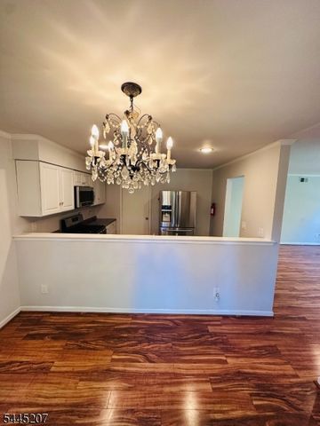 231 Mcauliffe Ct, Franklin Twp., NJ 08873