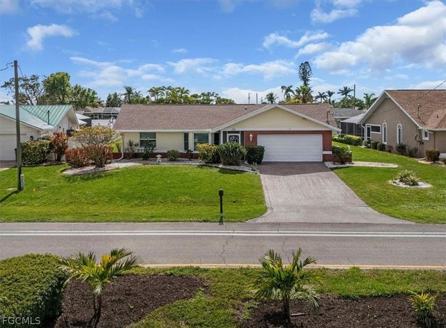 2608 Everest PKWY, Cape Coral, FL 33904