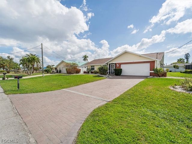 2608 Everest PKWY, Cape Coral, FL 33904