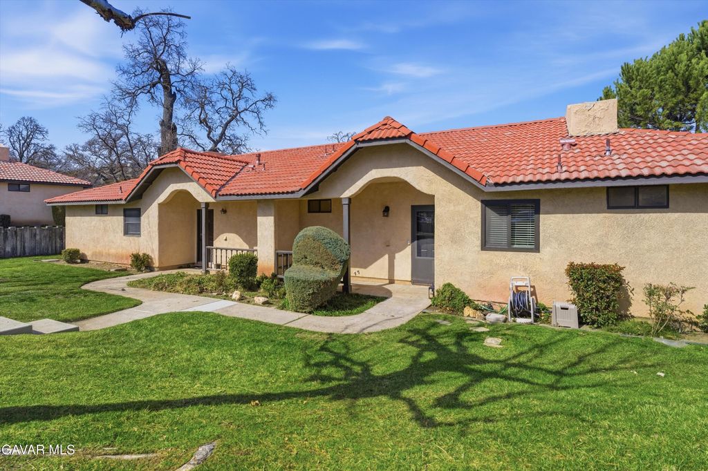 28881 Shannon Court Apt 27, Tehachapi, CA 93561