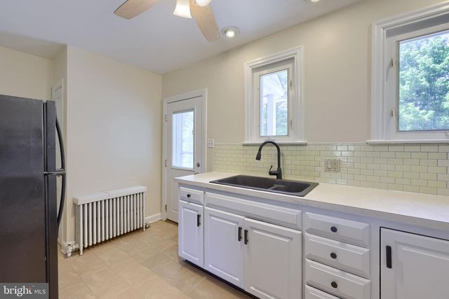 2162 MILLERSVILLE RD, Lancaster, PA 17603