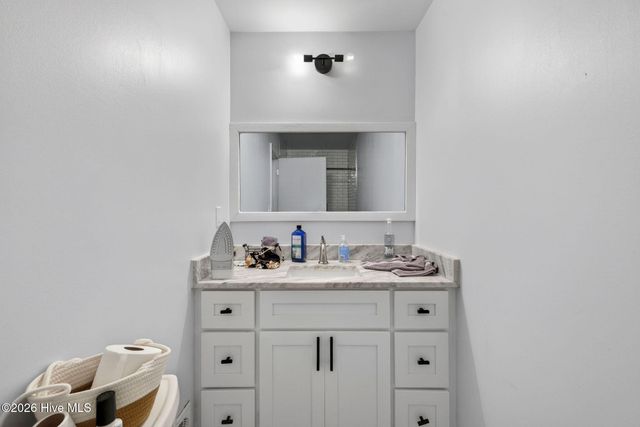 9 Castlewood Drive, Wilmington, NC 28409