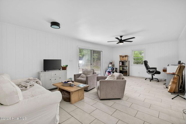 9 Castlewood Drive, Wilmington, NC 28409