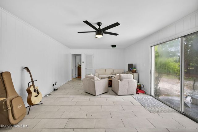 9 Castlewood Drive, Wilmington, NC 28409