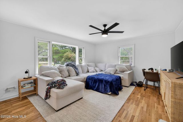 9 Castlewood Drive, Wilmington, NC 28409