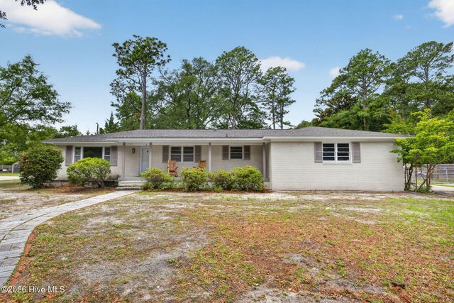 9 Castlewood Drive, Wilmington, NC 28409