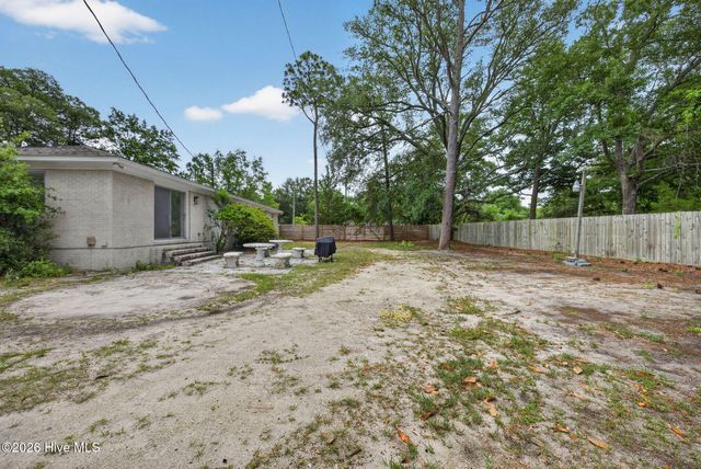 9 Castlewood Drive, Wilmington, NC 28409