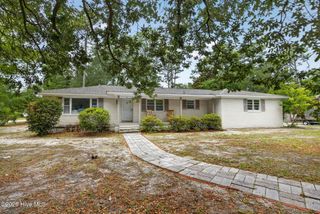 9 Castlewood Drive, Wilmington, NC 28409