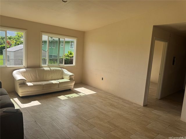 53-720 Kamehameha Highway 2A, Hauula, HI 96717