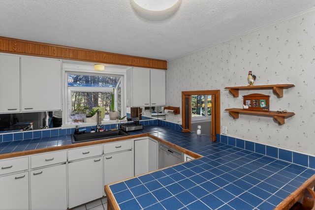 23 Roger Belanger Dr, Bellingham, MA 02019