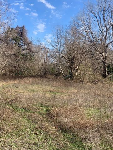 500 N Amburn Road, Texas City, TX 77591