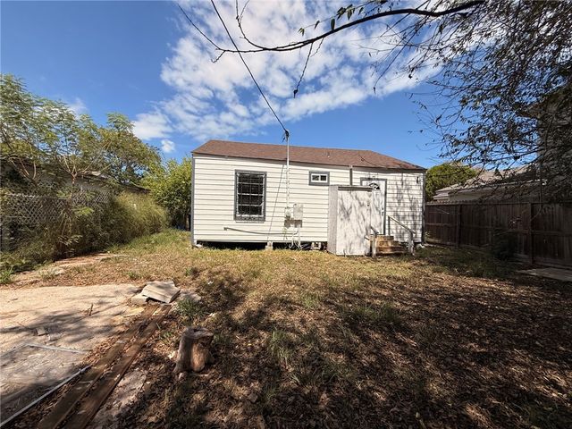 4033 Iturbide St, Corpus Christi, TX 78405