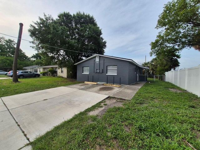 1726 W CHESTNUT STREET B, Tampa, FL 33607