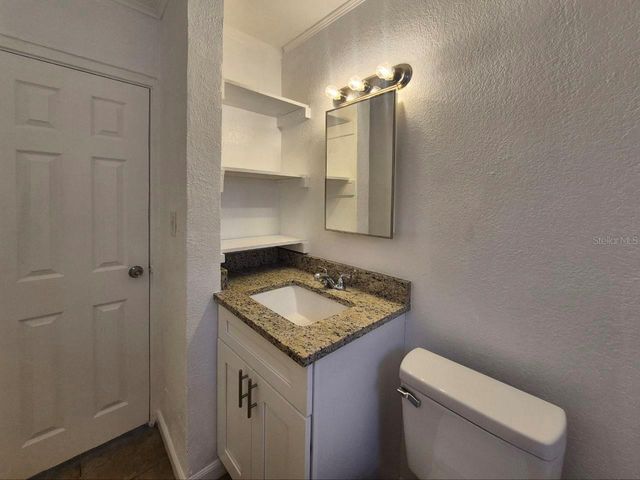 1726 W CHESTNUT STREET B, Tampa, FL 33607