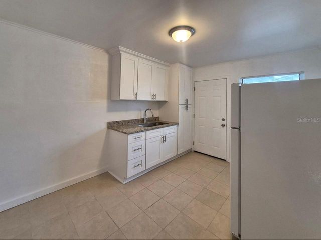 1726 W CHESTNUT STREET B, Tampa, FL 33607