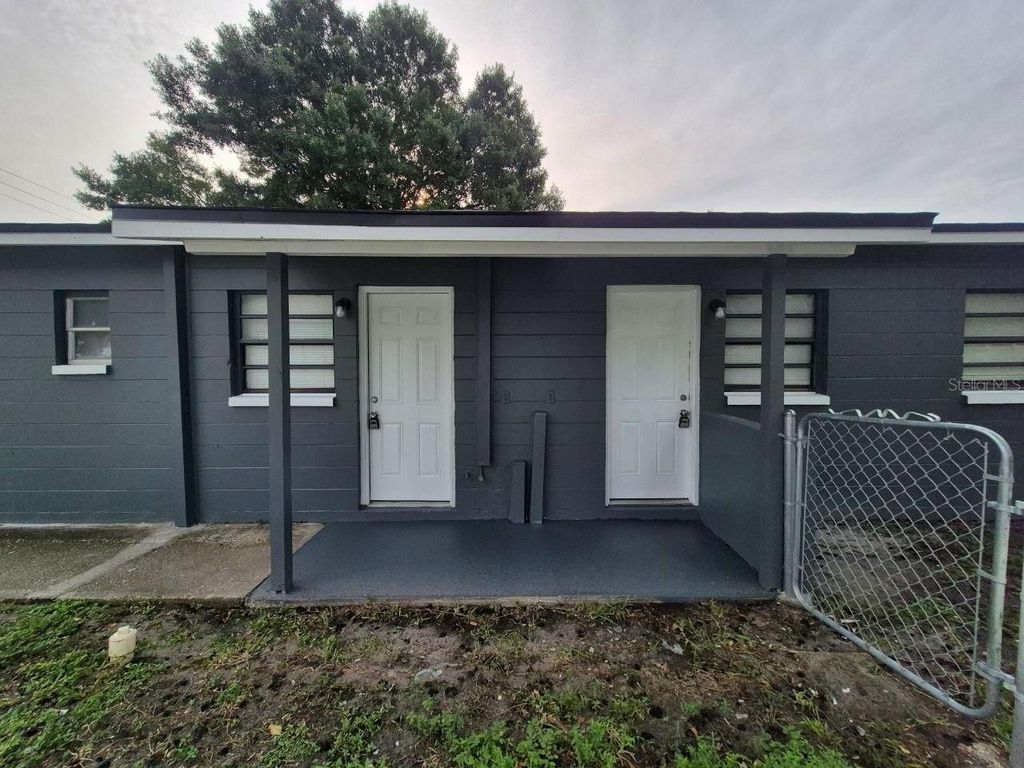 1726 W CHESTNUT STREET B, Tampa, FL 33607