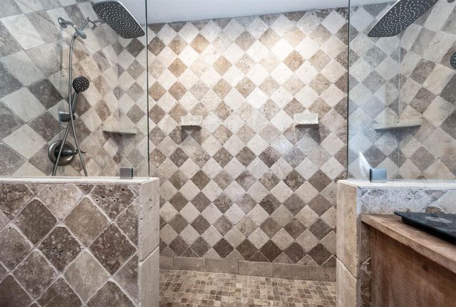 325 Ling Street, Bayou Vista, TX 77563